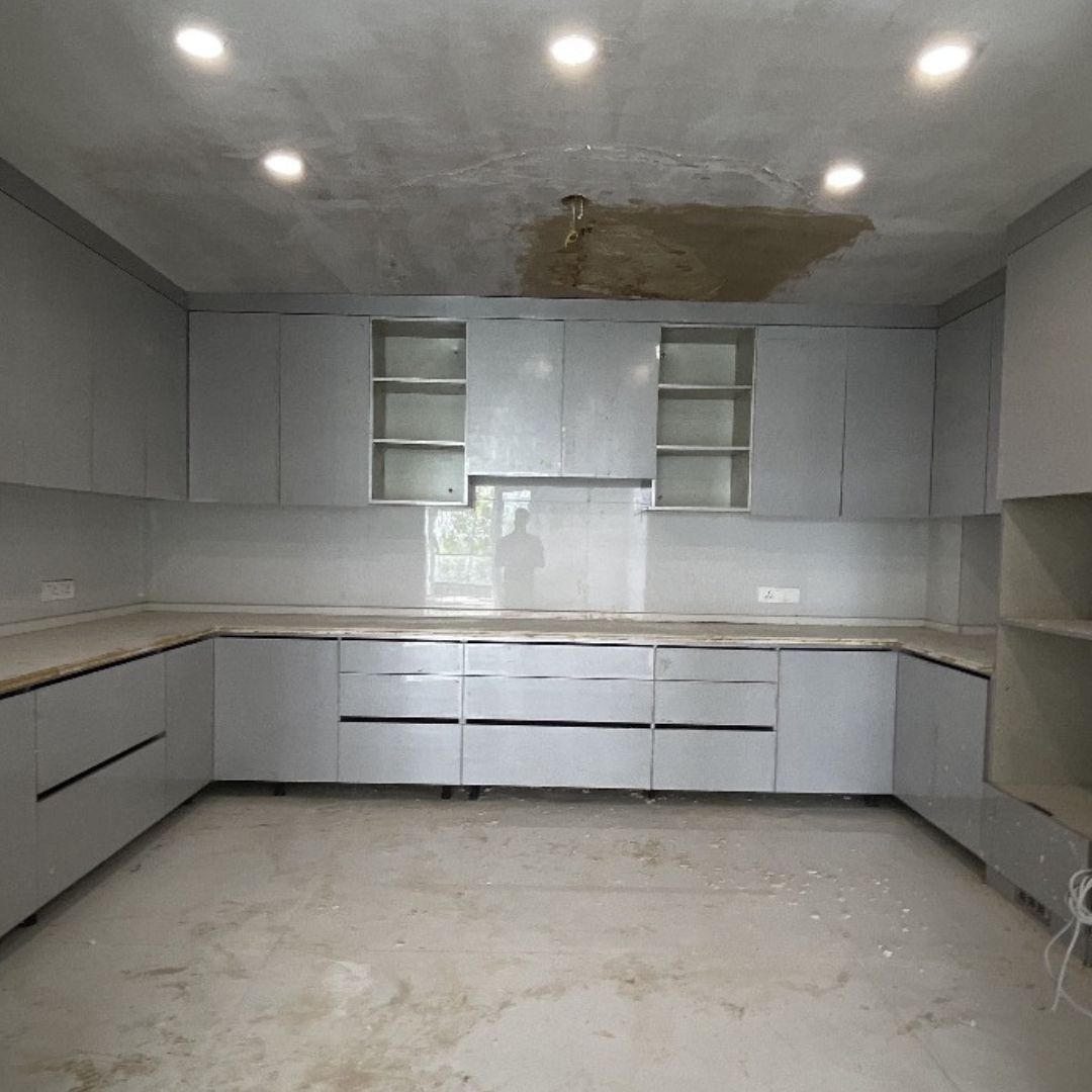 4 BHK Flat In Satbari